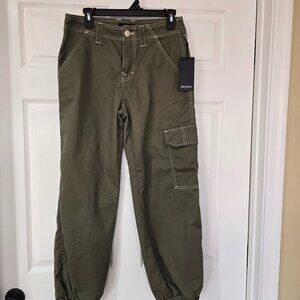 True Religion Women's Bobbi Baggy Cargo Joggers Kalamata Green Size 27 NWT